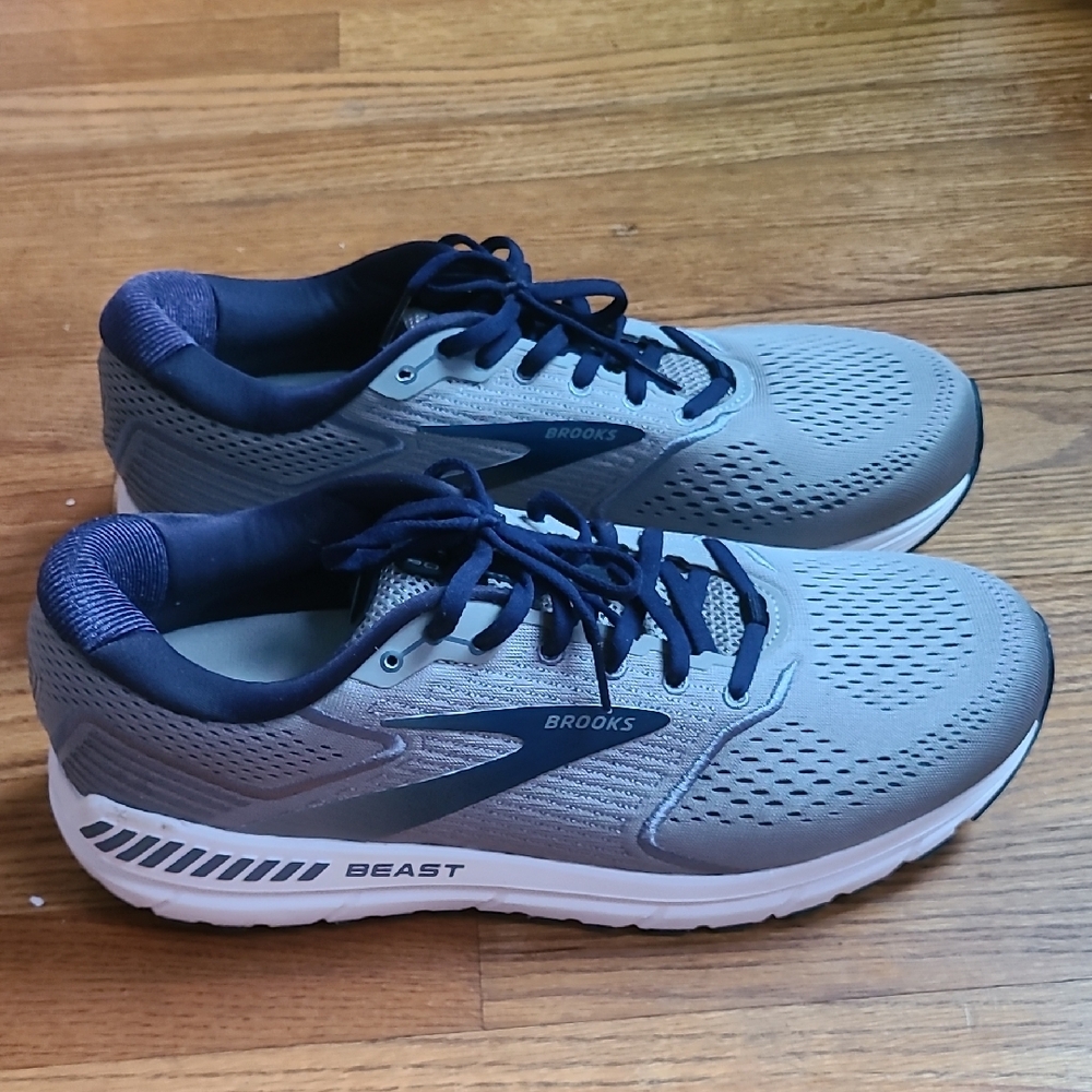 Men's Athletic Running Shoes in Gray and Navy - Picture 2 of 4